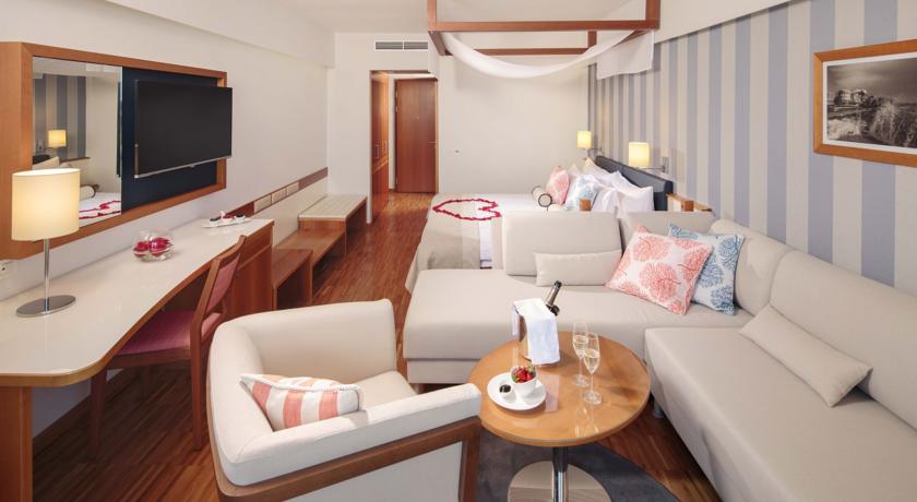 ROMANTIC DOUBLE ROOM 