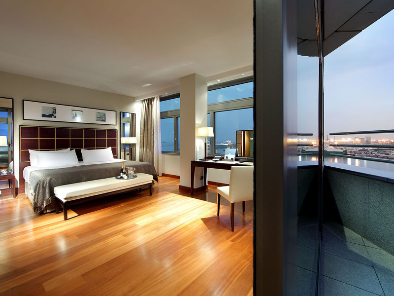 GRAND MARINA SUITE WITH SEAVIEW