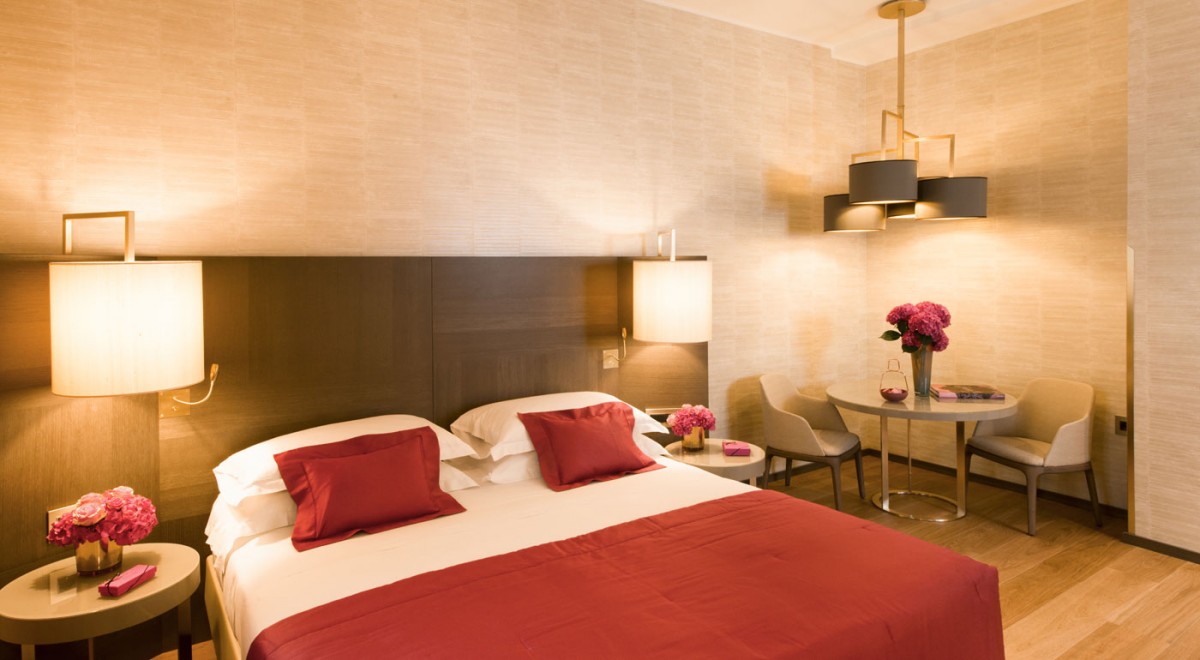 DELUXE ROOM