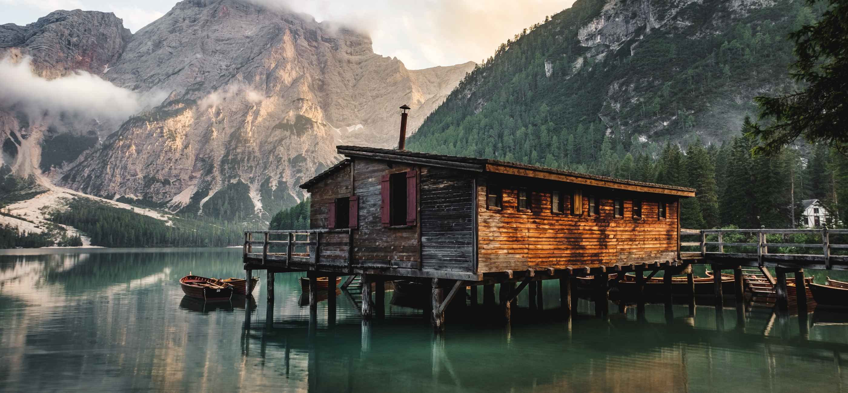 LAGO DI BRAIES, ITALY