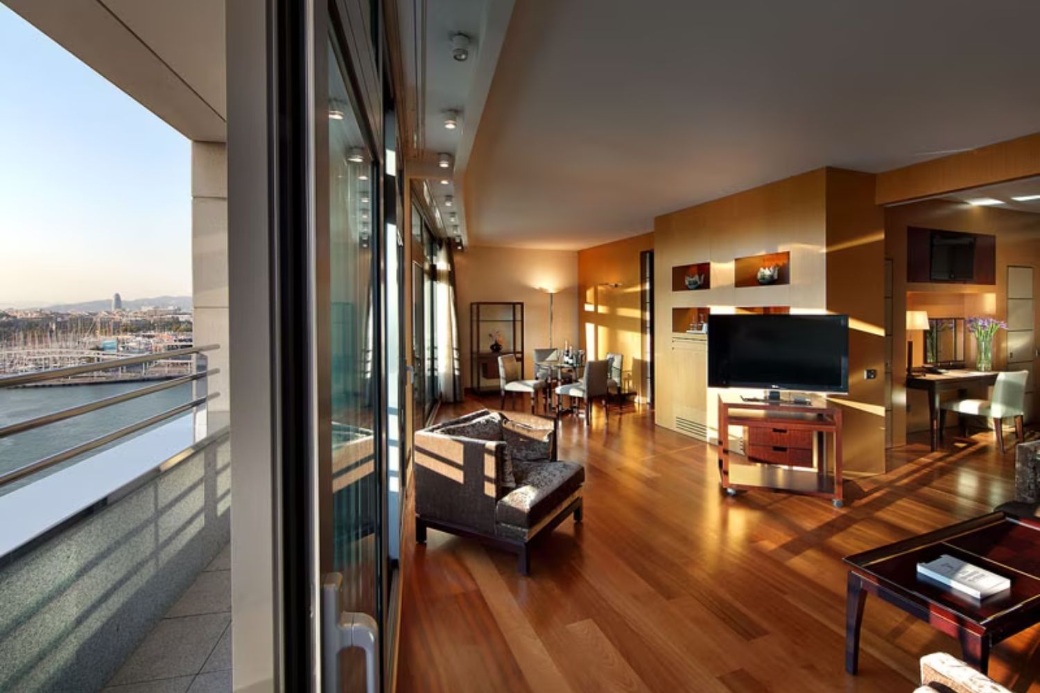 EXECUTIVE SUITE 