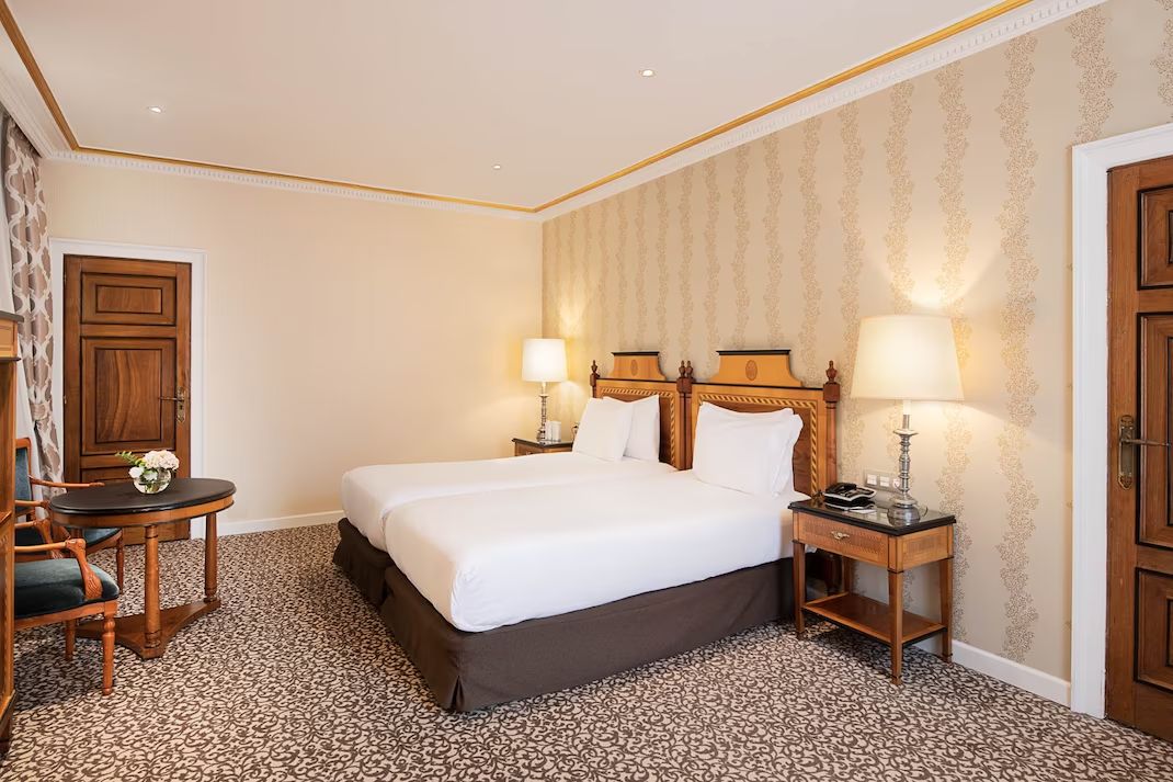 Premium room overlooking the Patio de la Reina (Queen's Patio)