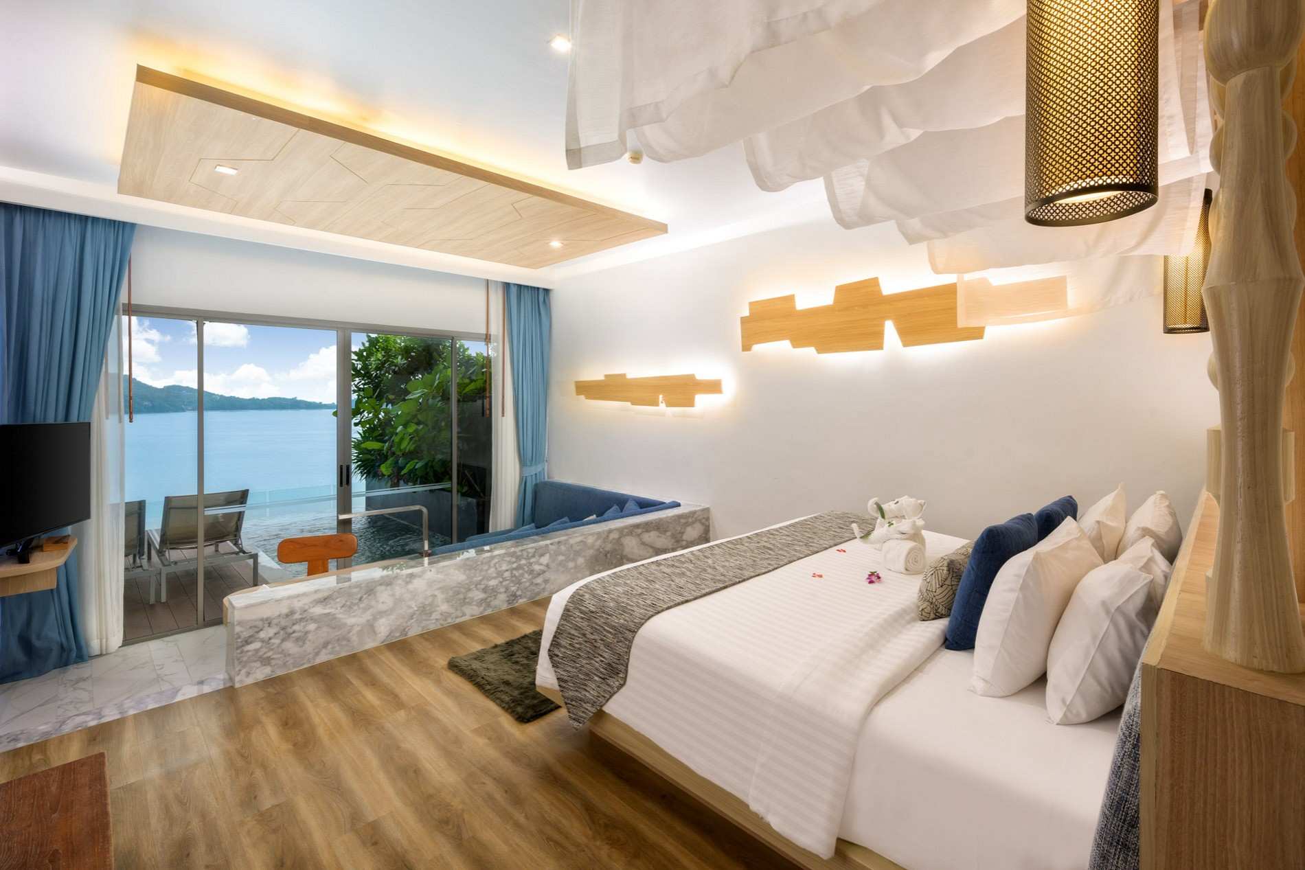 Habitación doble con acceso a la piscina y vista al mar