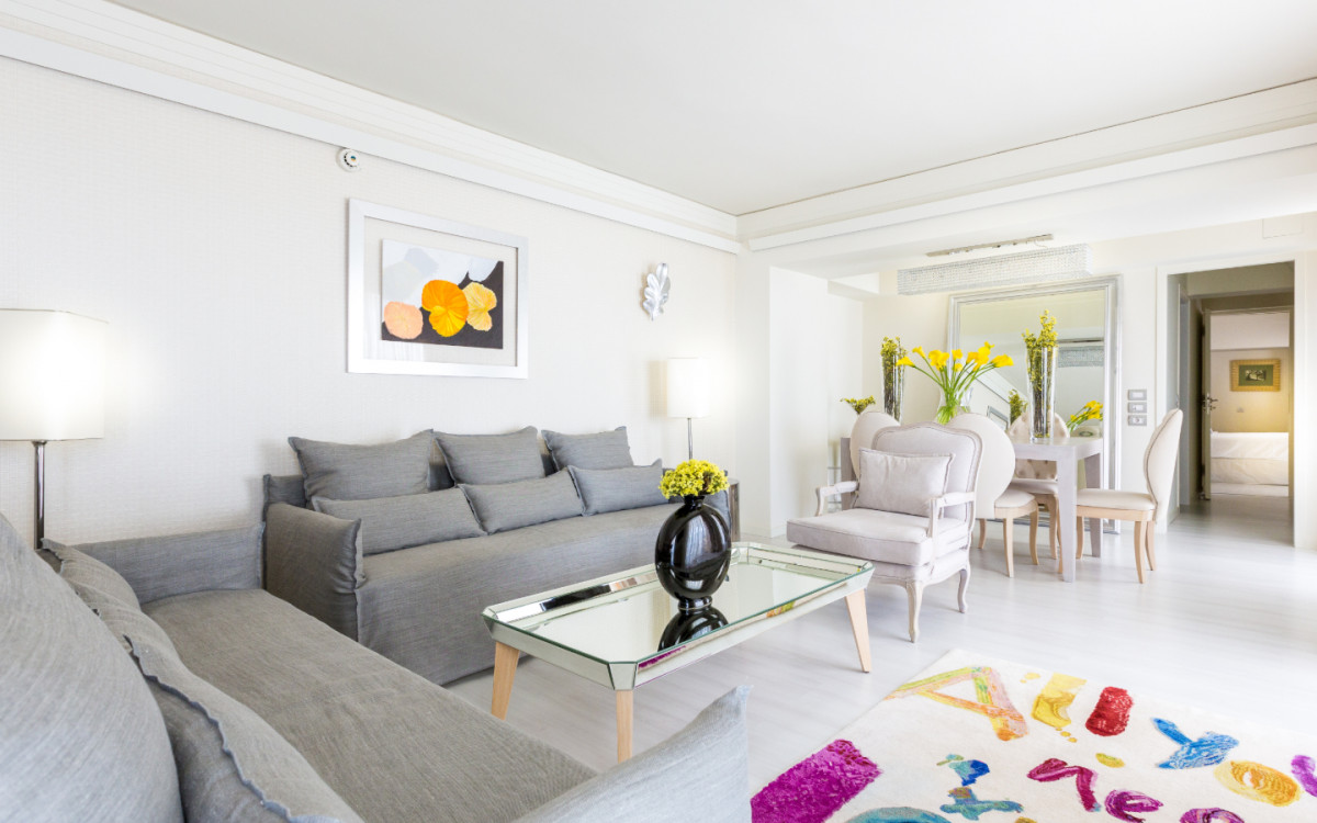 MARIE CHRISTINE SUITE