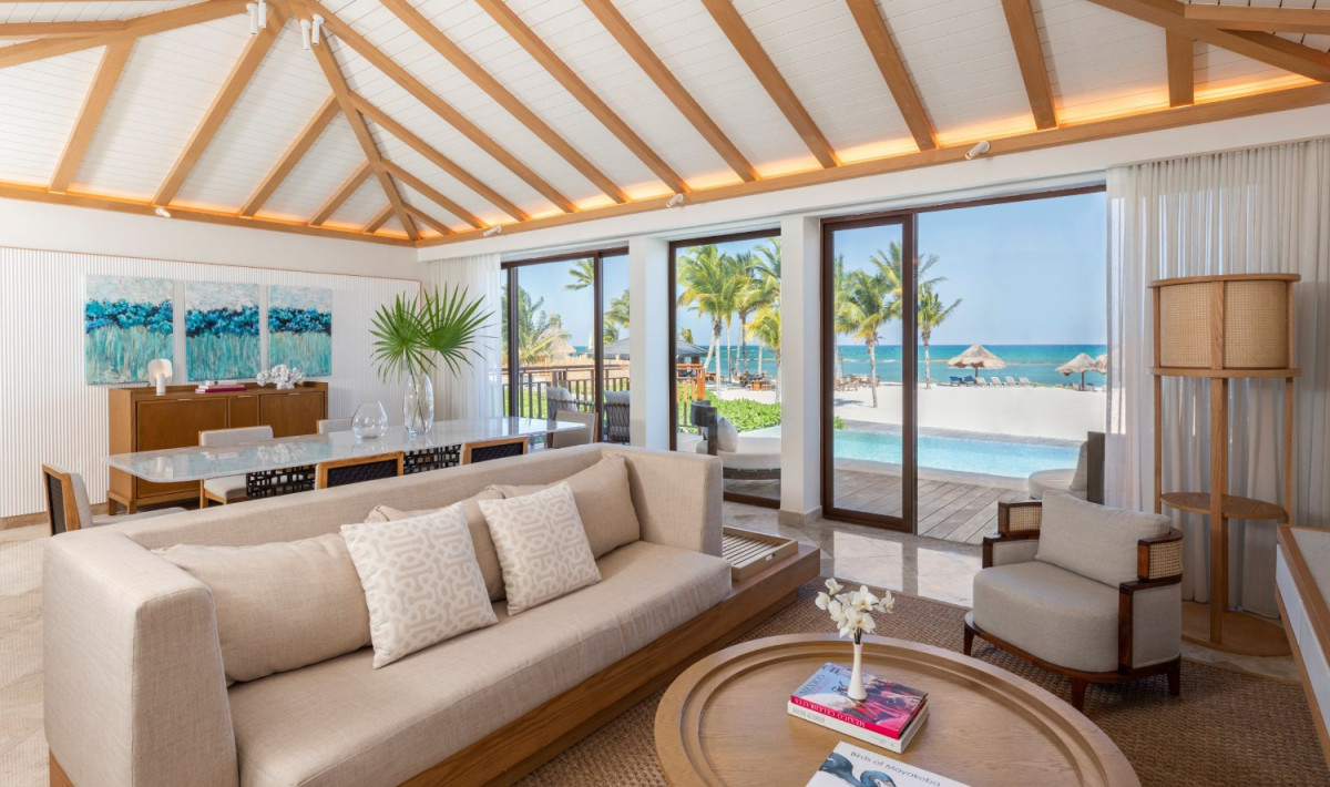 Oceanfront Premium Suite