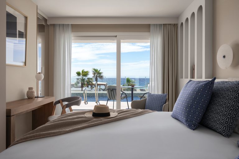 Sea View Suite with Pool