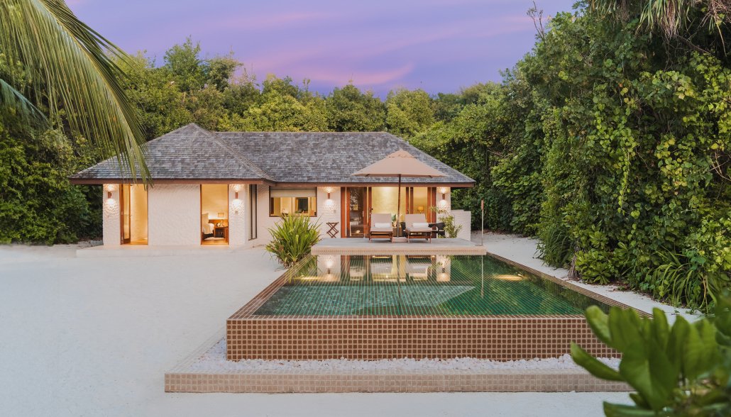 Deluxe Sunset Beach villa with pool