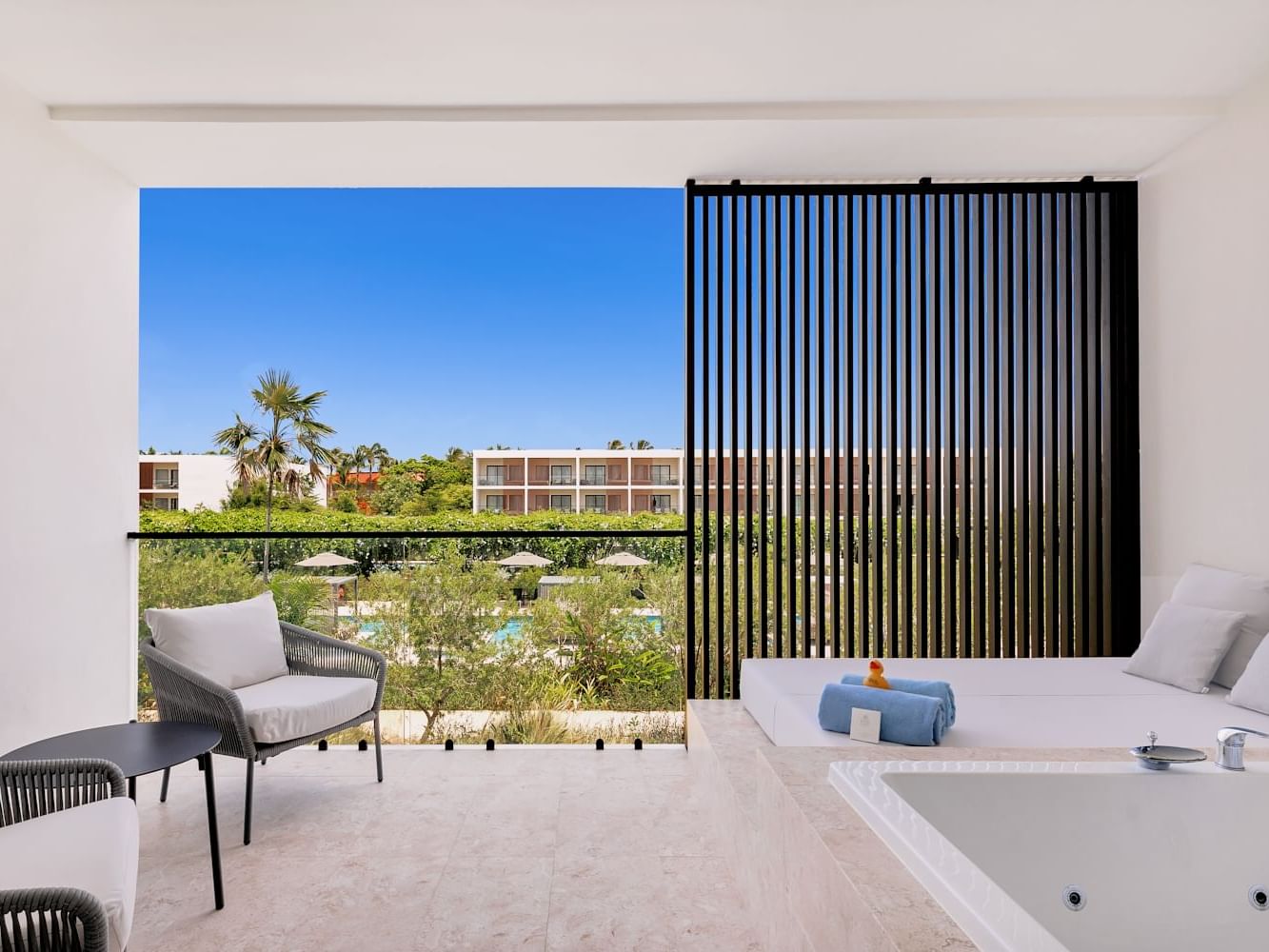 Junior Suite Deluxe Pool View