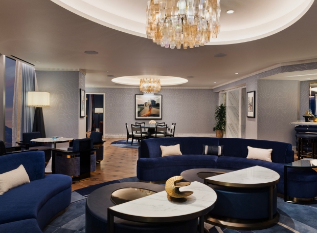 Fleur de Lis Monarque Suite