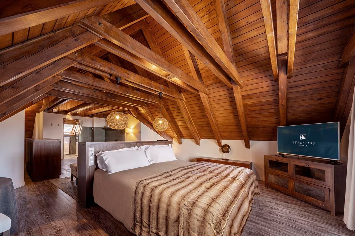 Occitania presidential duplex suite with valley views