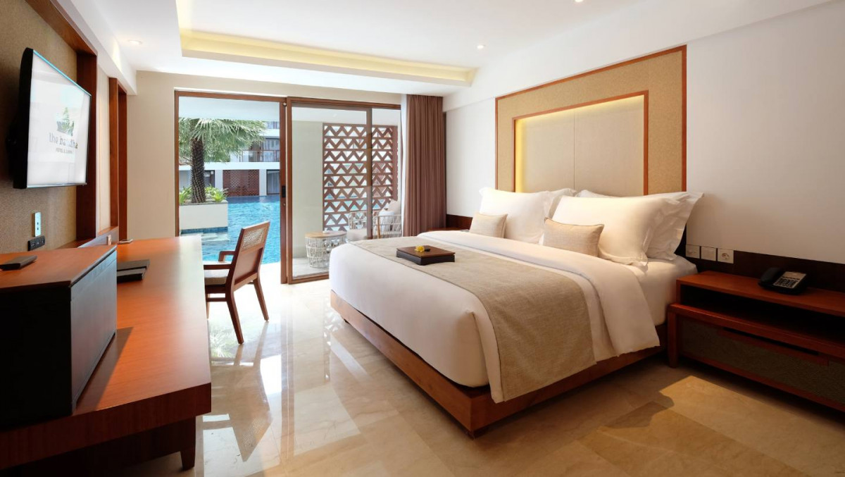 Premier Deluxe Lagoon Access
