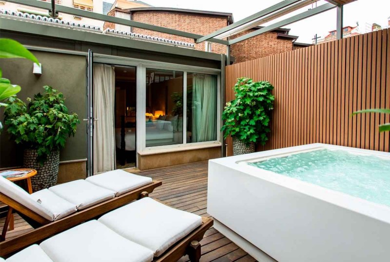 BLESS Wellbeing Terrace Villa with jacuzzi