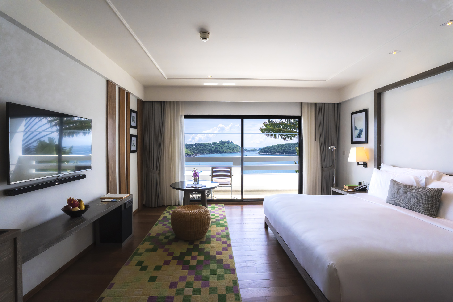 DELUXE OCEAN VIEW