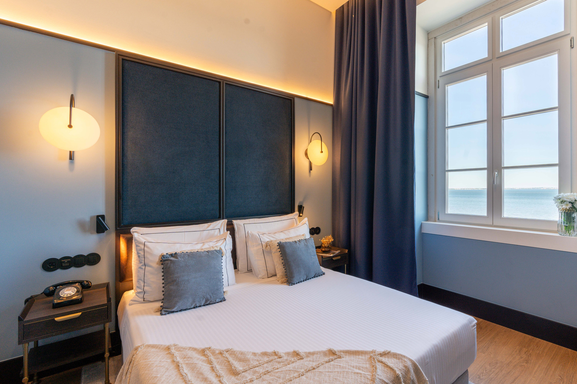 DOUBLE ROOM RIVER VIEW