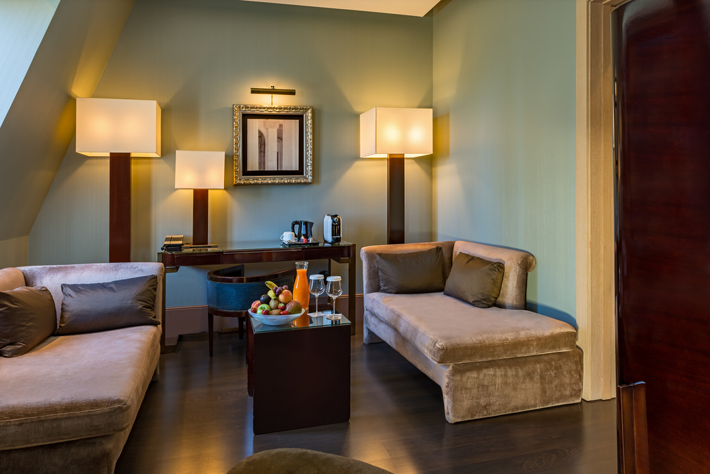 JUNIOR SUITE WITH EXTRA BED