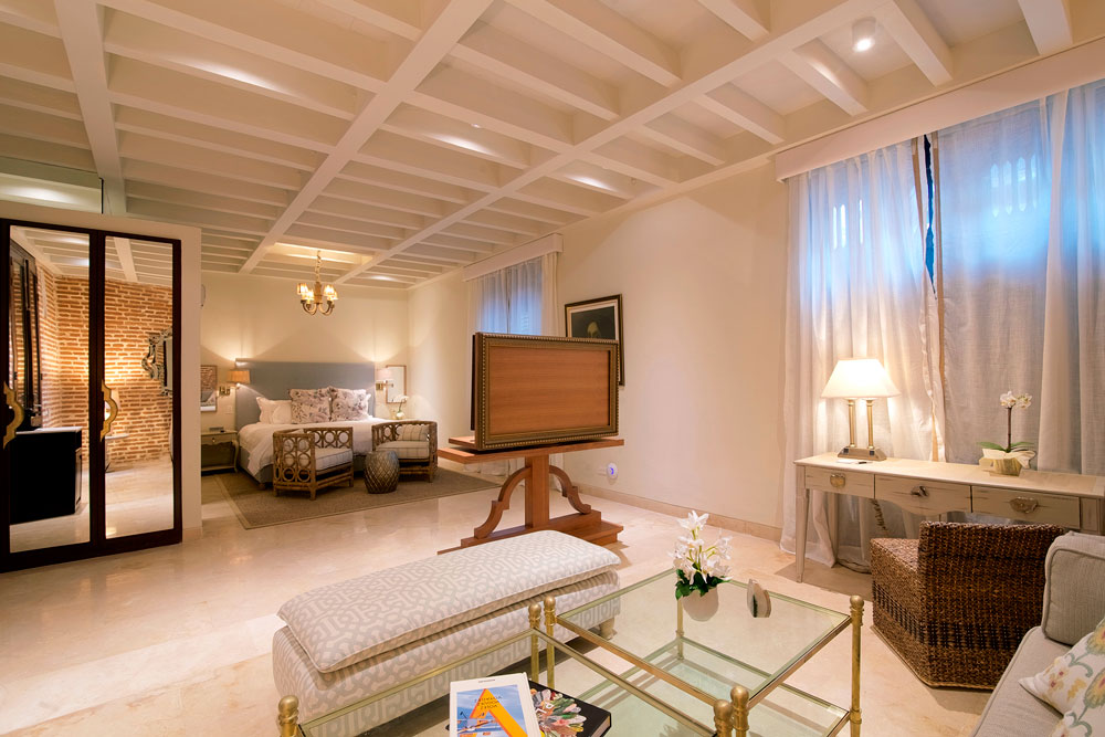 JUNIOR SUITE