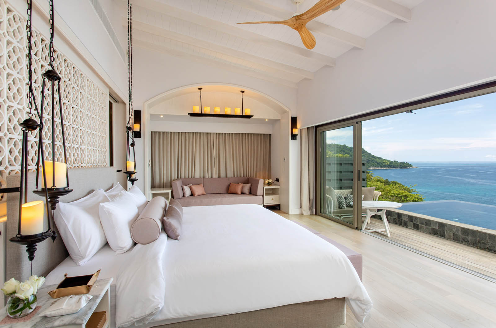 Seaview pool villa in love