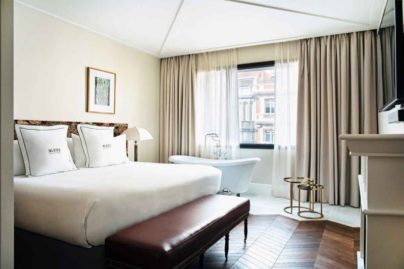 Studio Suite Velázquez view