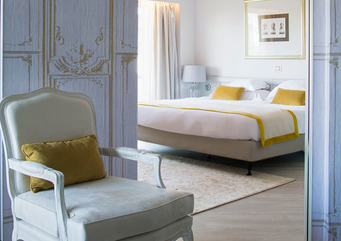 PREMIER ROOM