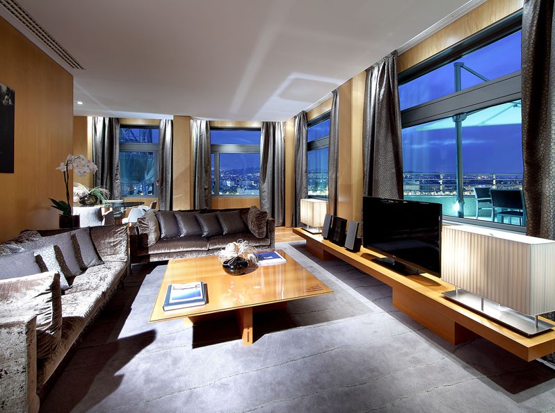 PRESIDENTIAL SUITE