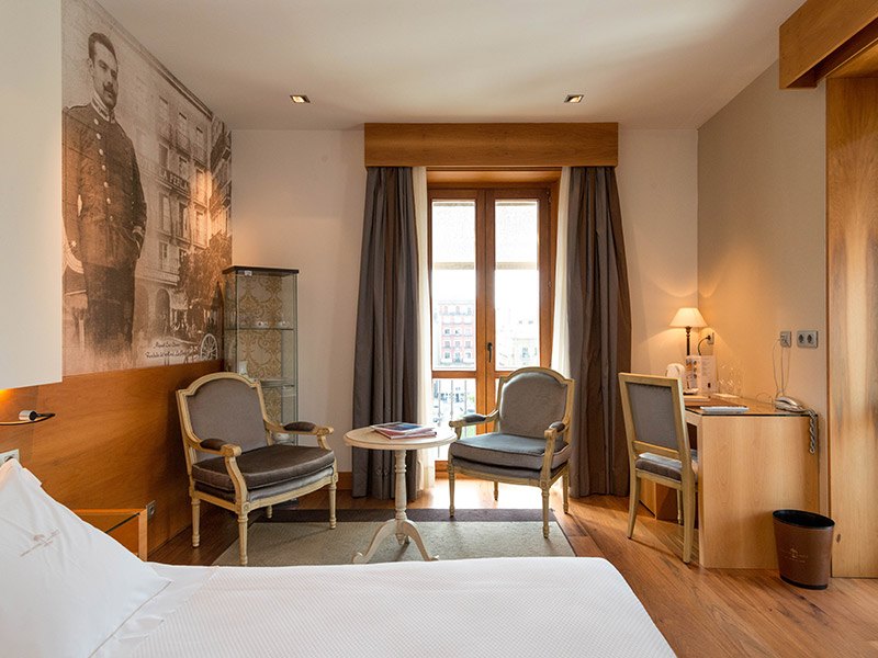 Historic superior room Plaza del Castillo