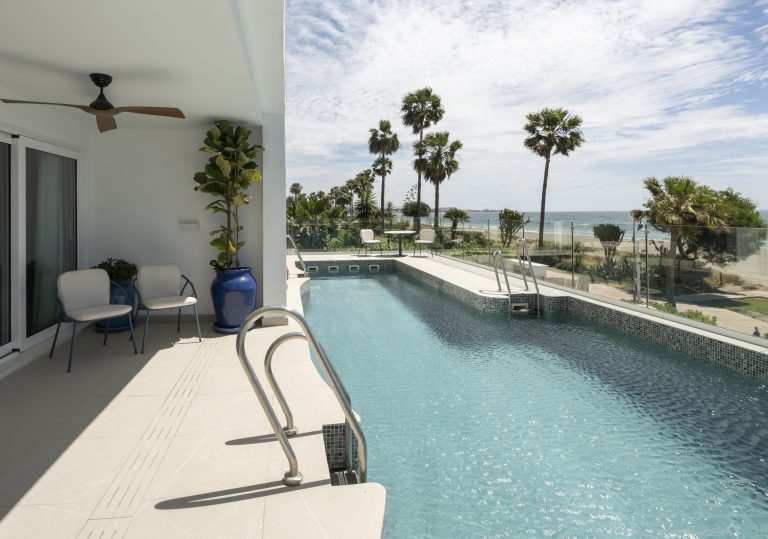 Premium Deluxe Sea View Room with Pool 