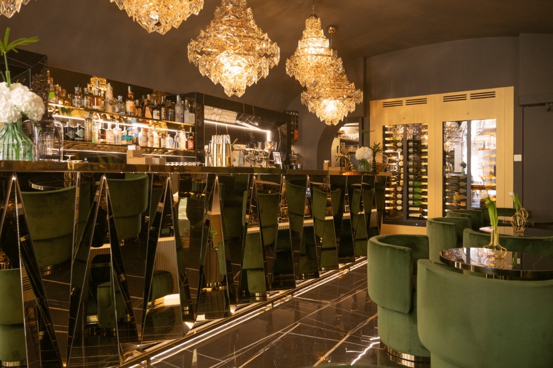 Lounge bar 