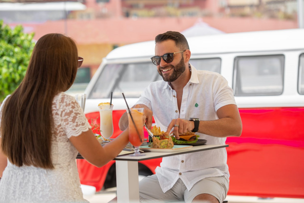  Bar Food Truck