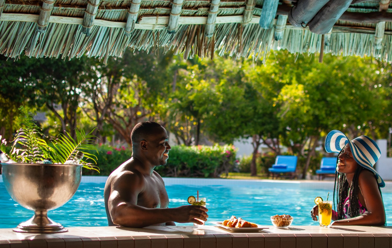 Pool Bar