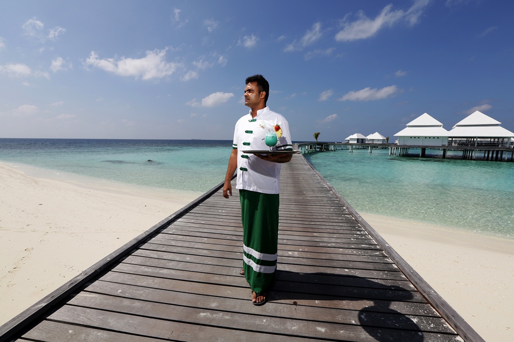 Thari over water bar