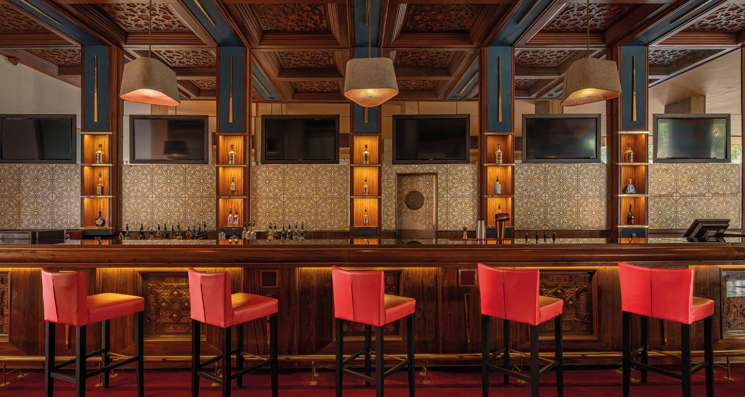 Piano bar