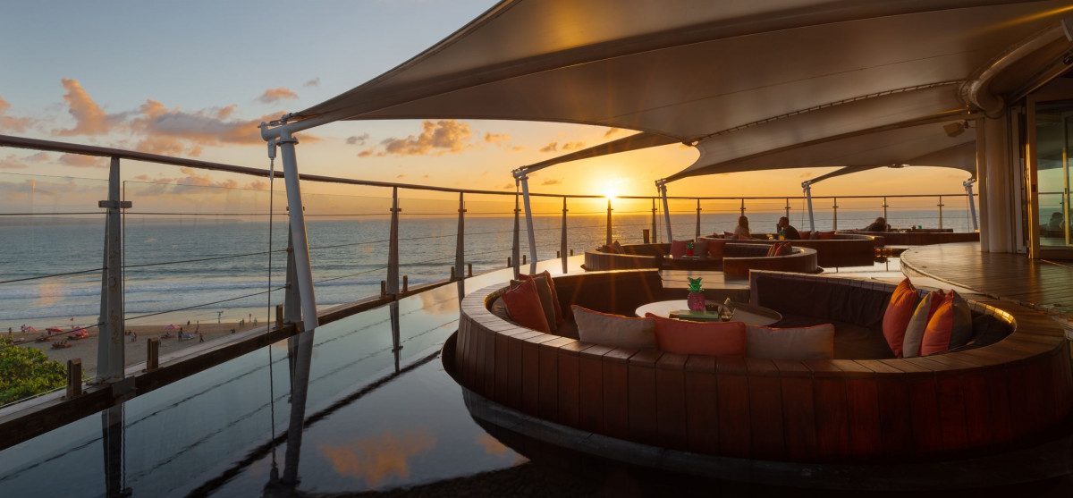 DOUBLE-SIX ROOFTOP – SUNSET BAR