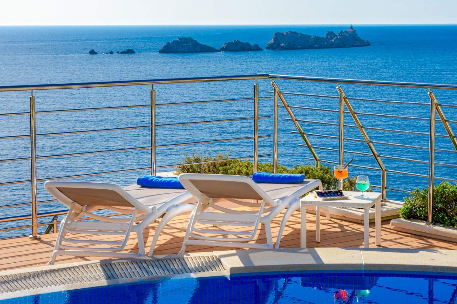 Beach & Pools