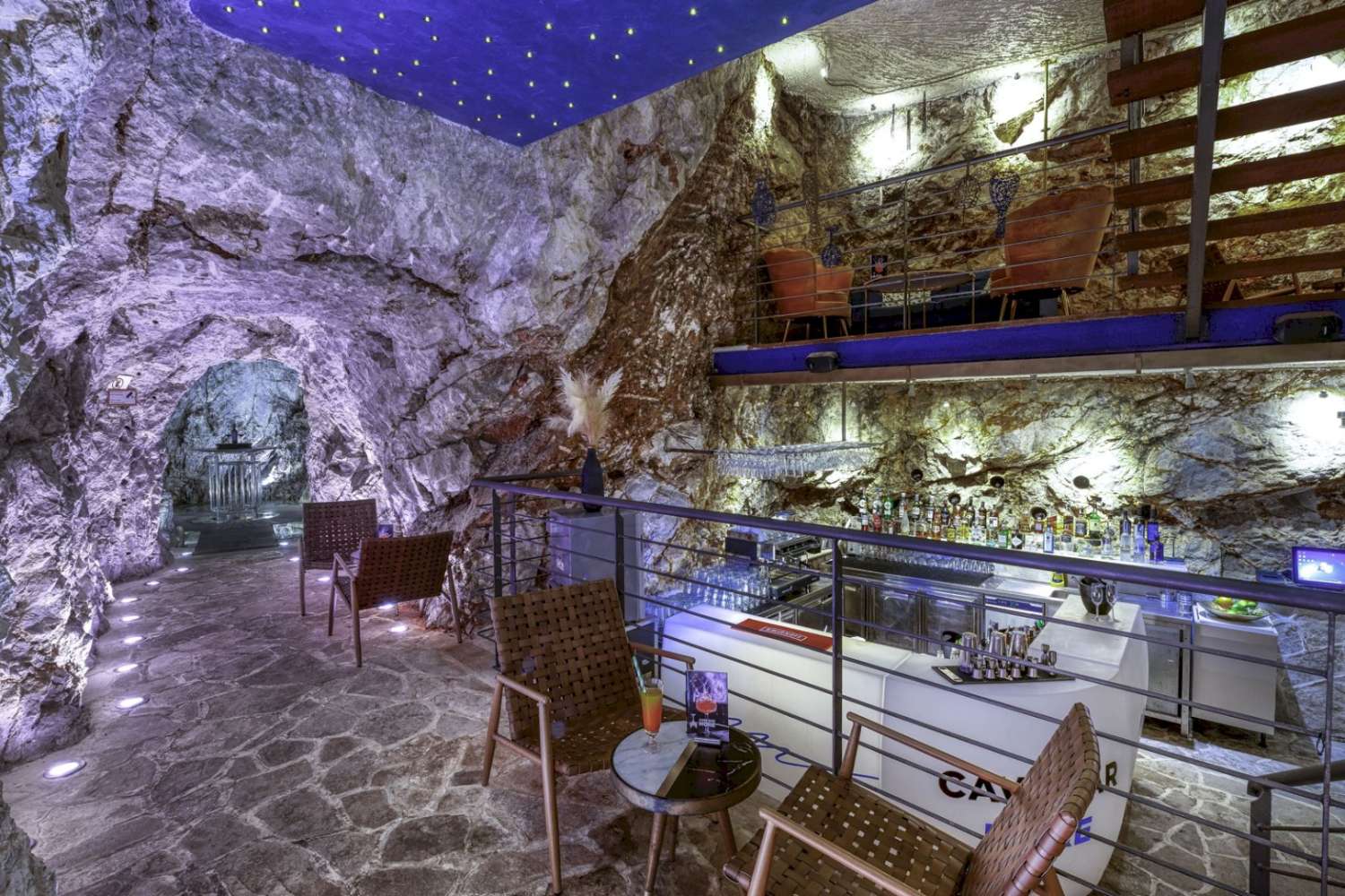 Cave Bar More
