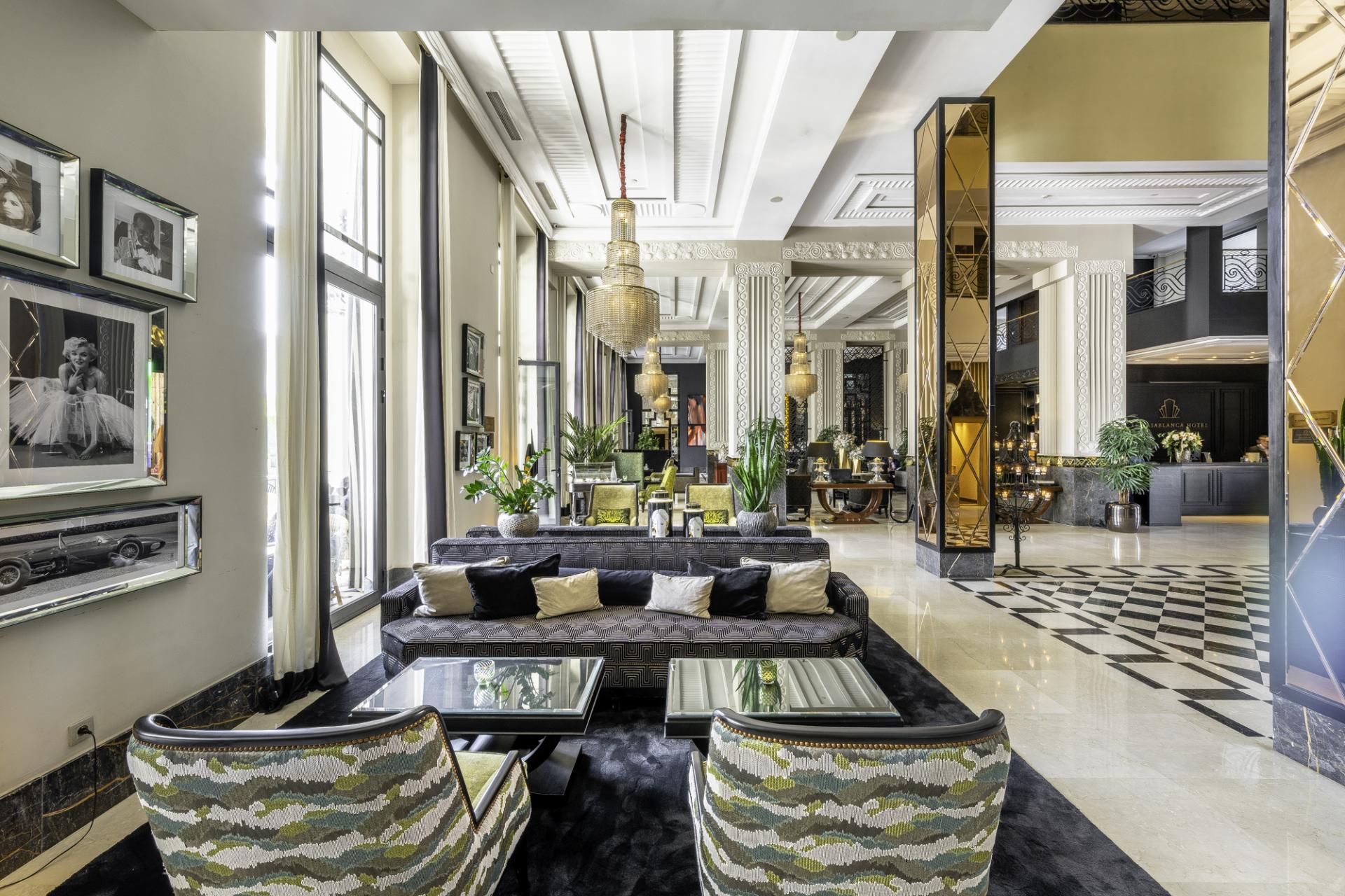 Loby Lounge