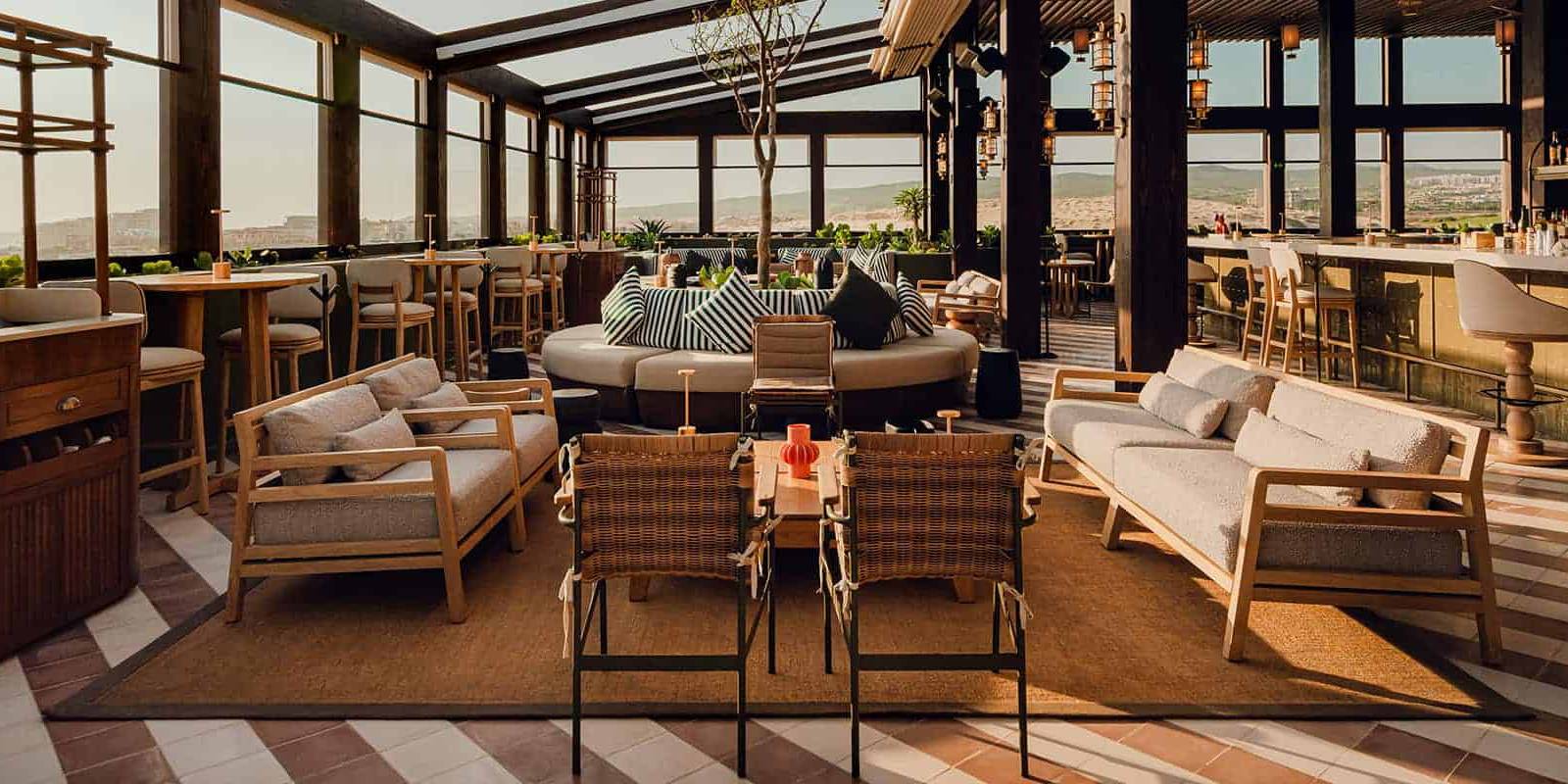 M Bar