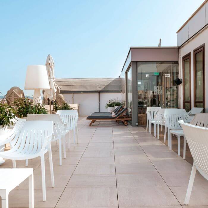 Piscina y solárium