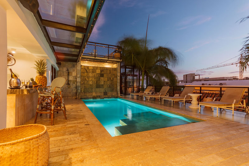 Pool Bar  